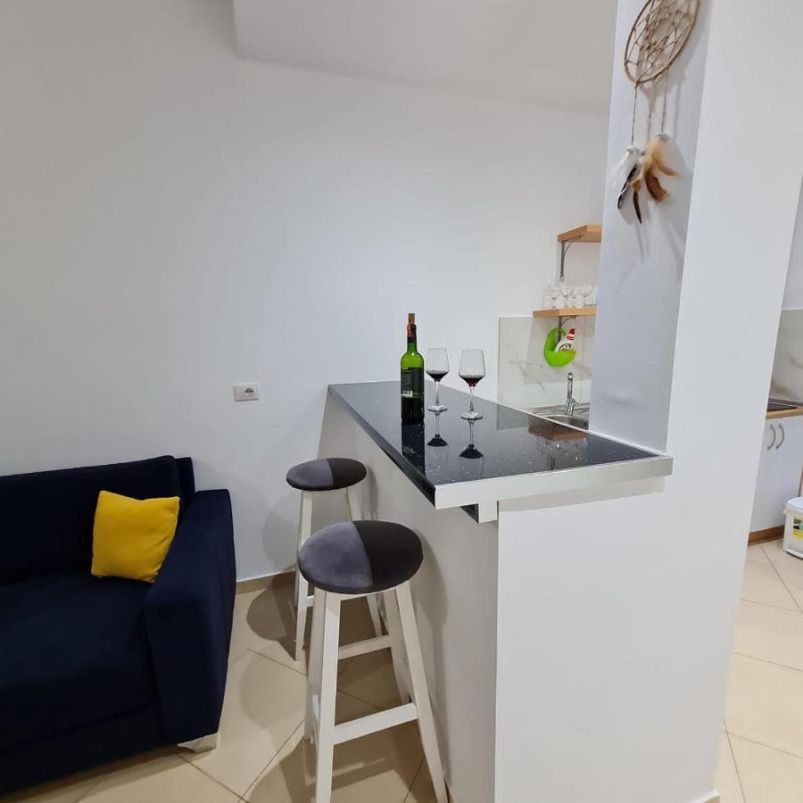 Studio By The Beach - Вльора Екстер'єр фото